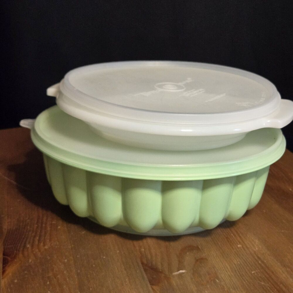 (2) Vtg Tupperware Jel N Serve Jello Gelatin Dessert Mold Green & Snack Server